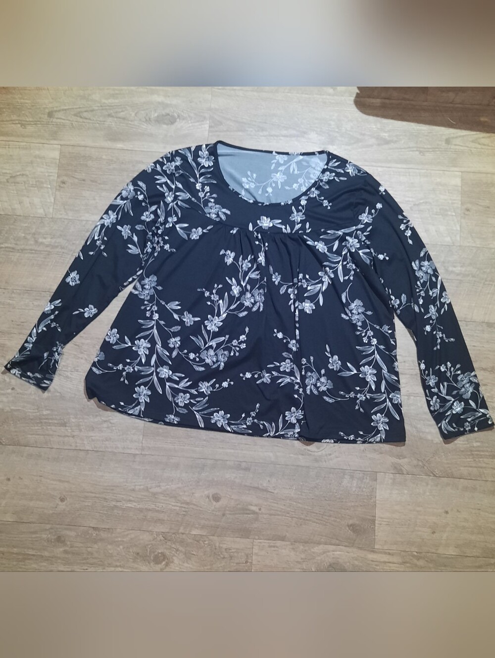 Women's Black Floral Scoop-Neck Top